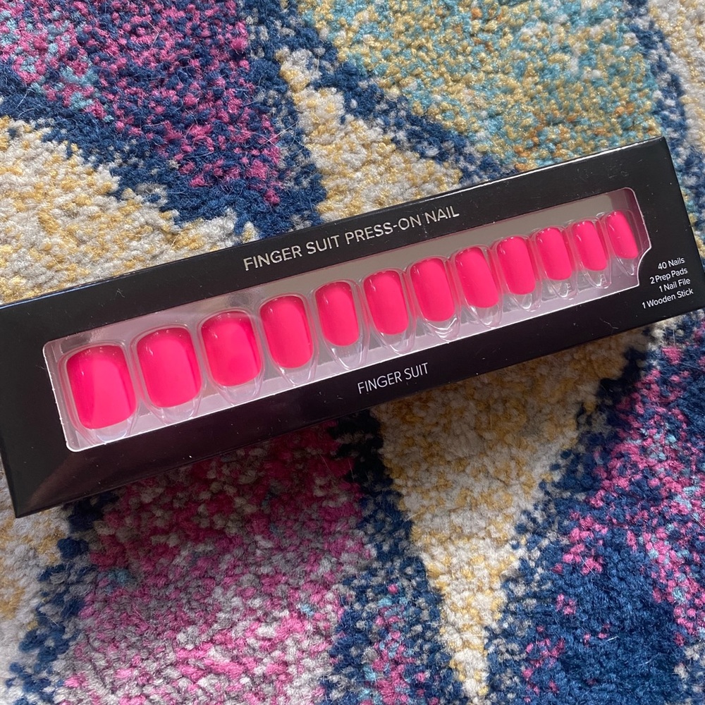 Finger Suit Press On Nails